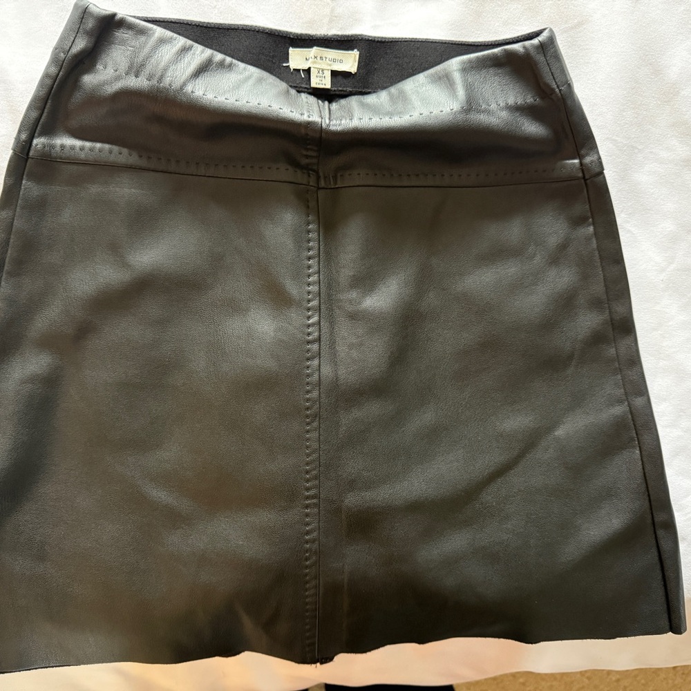Max Studio Black Pencil Skirt